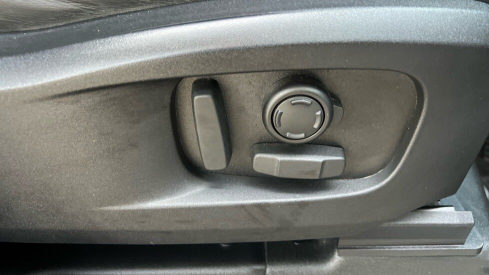 Used Land Rover Defender 2022 for sale - 76874528: Photo 22