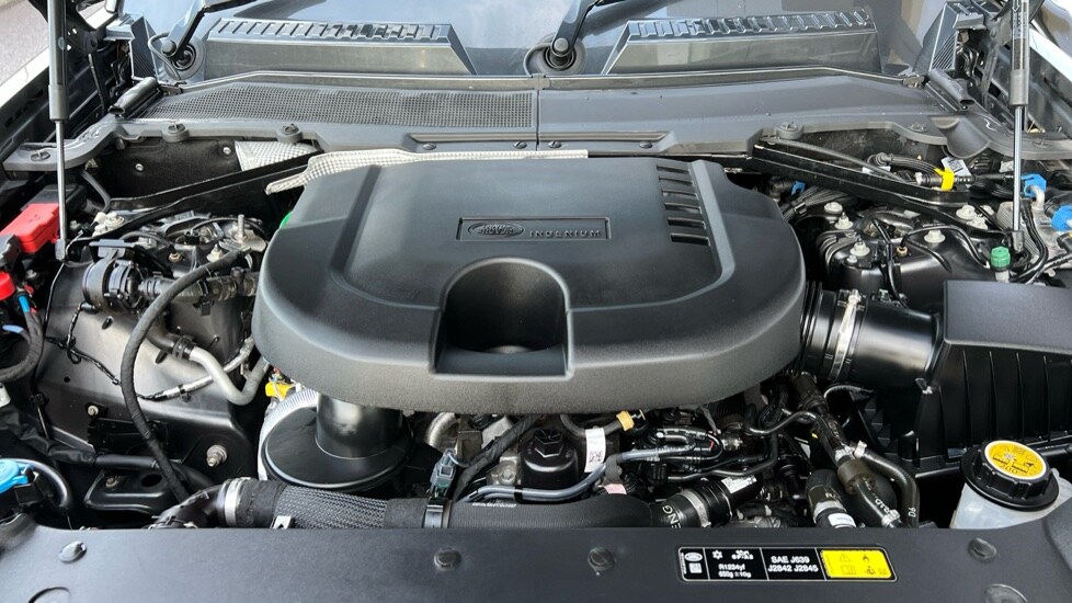 Used Land Rover Defender 2022 for sale - 76874528: Photo 30