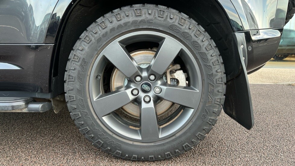 Used Land Rover Defender 2022 for sale - 76874528: Photo 33