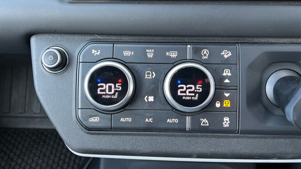 Used Land Rover Defender 2022 for sale - 76874528: Photo 43