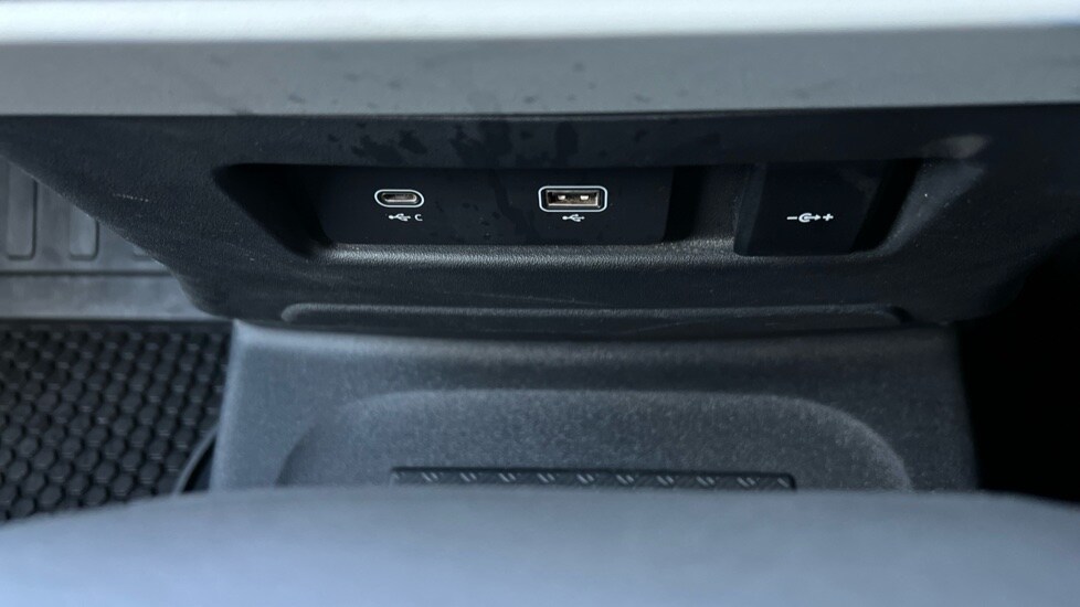 Used Land Rover Defender 2022 for sale - 76874528: Photo 47