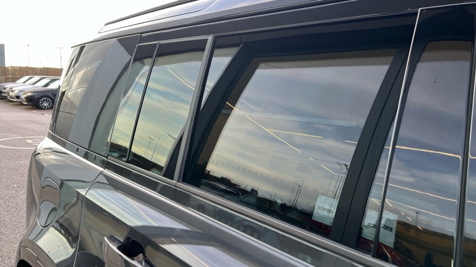 Used Land Rover Defender 2022 for sale - 76874528: Photo 52