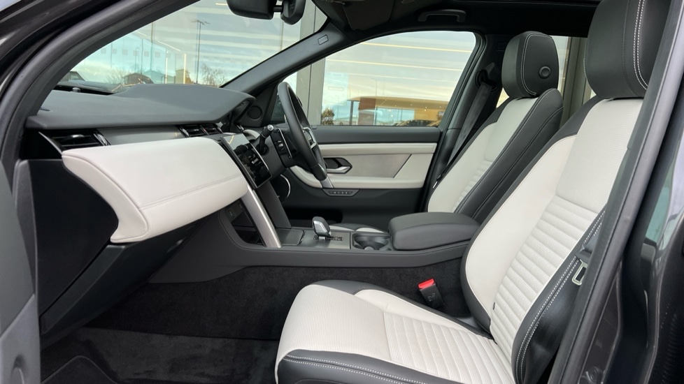 Used Land Rover Discovery Sport 2025 for sale - 76954207: Photo 3