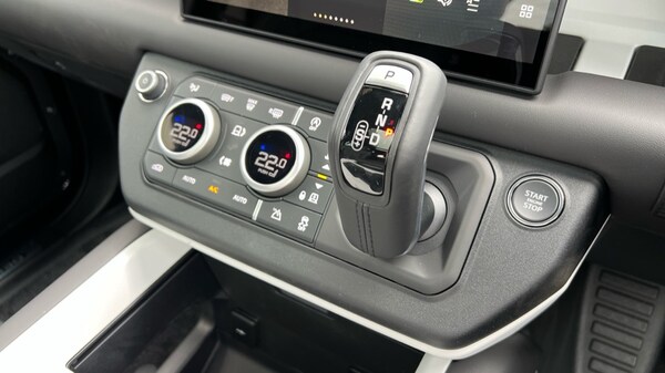 Used Land Rover Defender 2025 for sale - 76086844: Photo 13