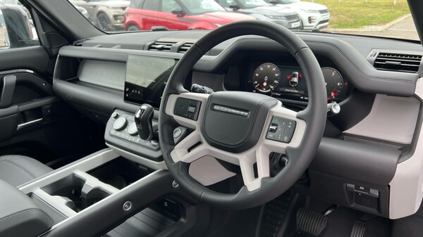Used Land Rover Defender 2025 for sale - 76086844: Photo 28