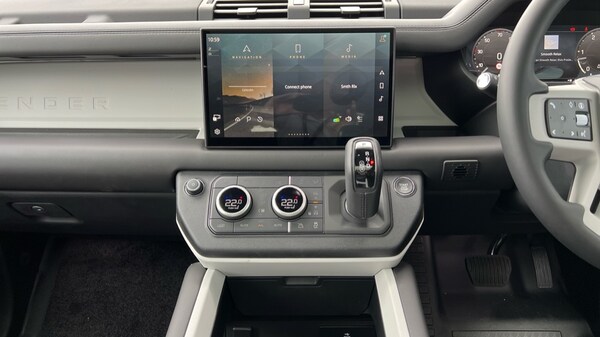 Used Land Rover Defender 2025 for sale - 76086844: Photo 29