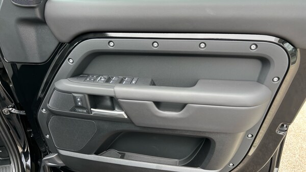 Used Land Rover Defender 2025 for sale - 76086844: Photo 34