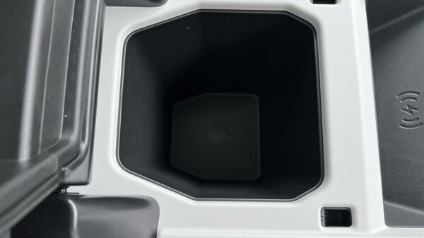 Used Land Rover Defender 2025 for sale - 76086844: Photo 48
