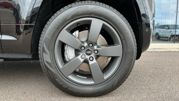 Used Land Rover Defender 2025 for sale - 76086844: Photo 8