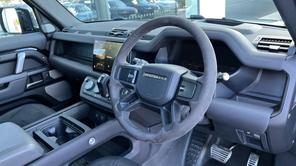 Used Land Rover Defender 2023 for sale - 76754710: Photo 28