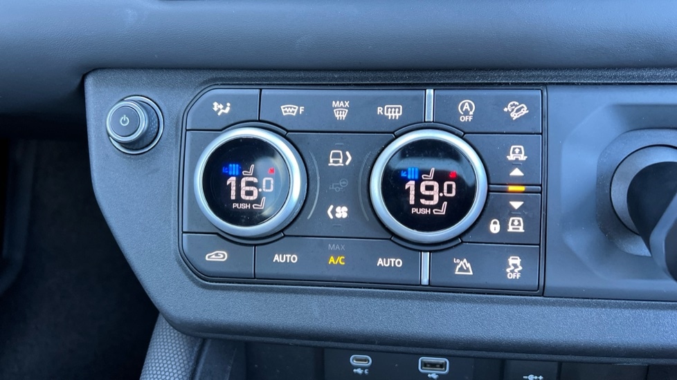 Used Land Rover Defender 2023 for sale - 76754710: Photo 46