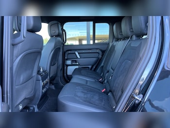 Used Land Rover Defender 2023 for sale - 76754710: Photo