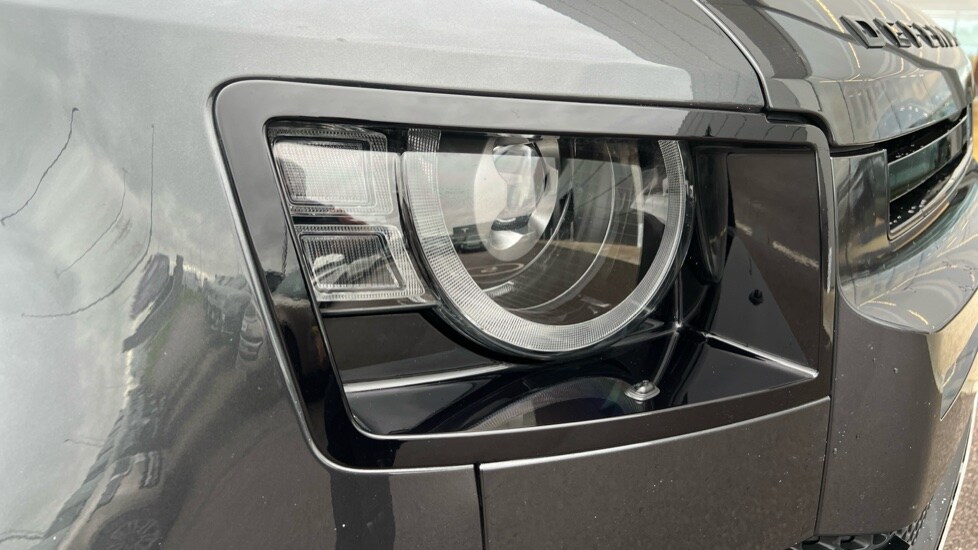 Used Land Rover Defender 2022 for sale - 76874011: Photo 17