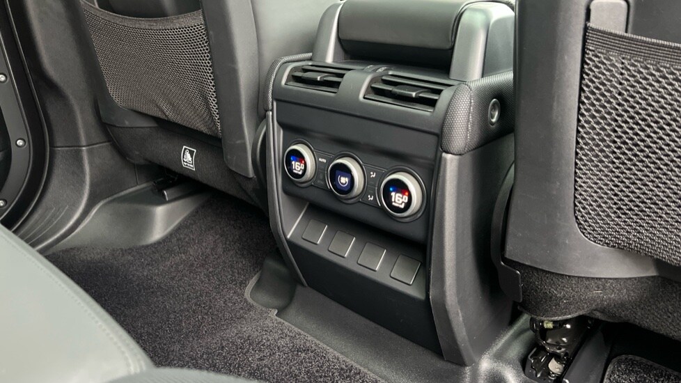 Used Land Rover Defender 2022 for sale - 76874011: Photo 18