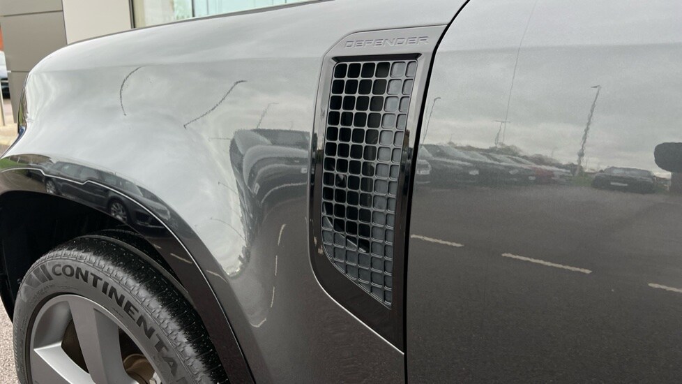 Used Land Rover Defender 2022 for sale - 76874011: Photo 20