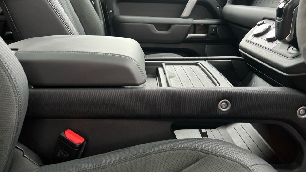 Used Land Rover Defender 2022 for sale - 76874011: Photo 22