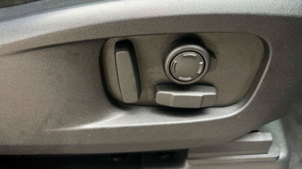 Used Land Rover Defender 2022 for sale - 76874011: Photo 23