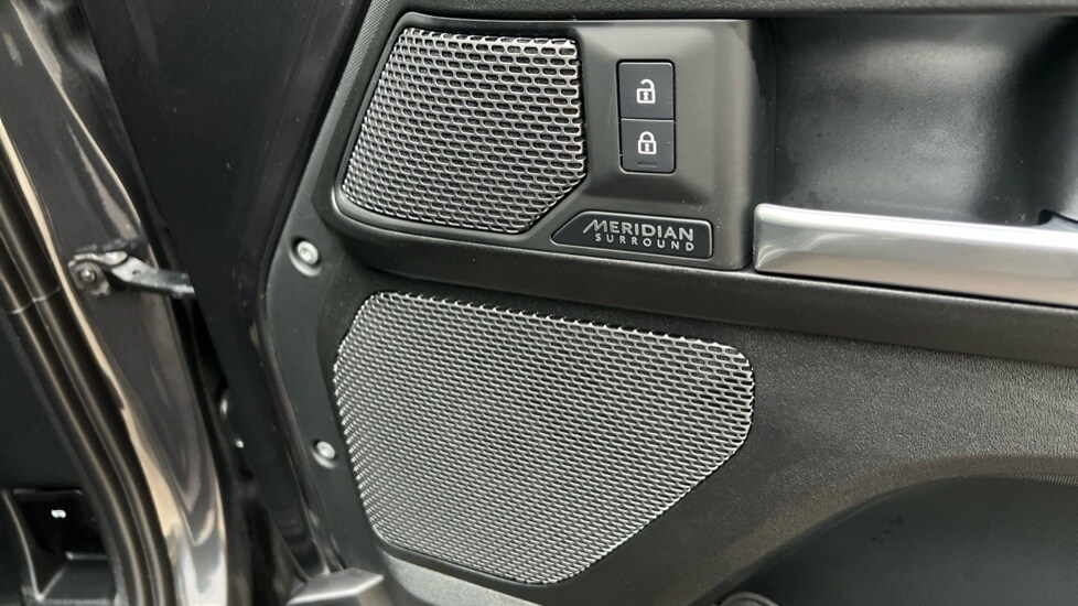 Used Land Rover Defender 2022 for sale - 76874011: Photo 36