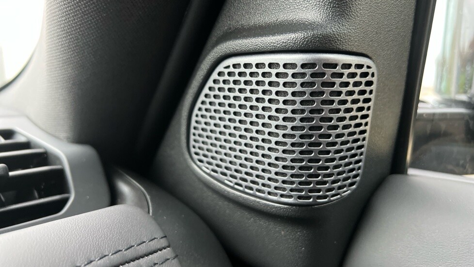 Used Land Rover Defender 2022 for sale - 76874011: Photo 37