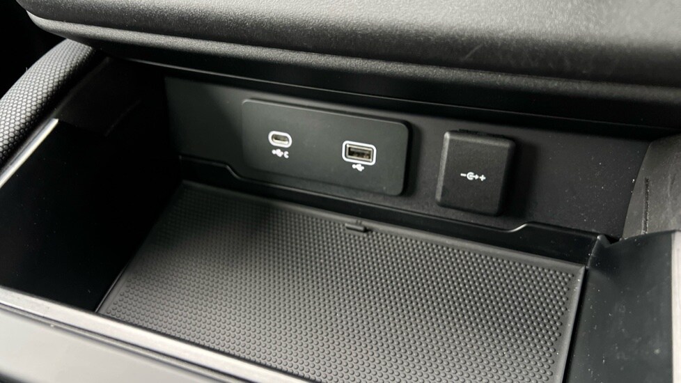 Used Land Rover Defender 2022 for sale - 76874011: Photo 49