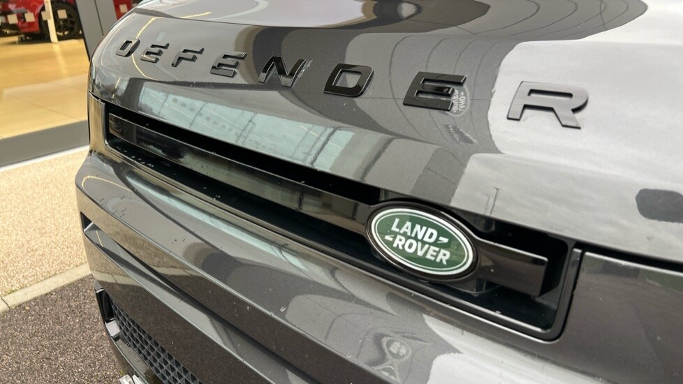 Used Land Rover Defender 2022 for sale - 76874011: Photo 64