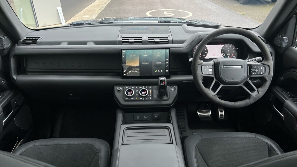 Used Land Rover Defender 2022 for sale - 76874011: Photo 9