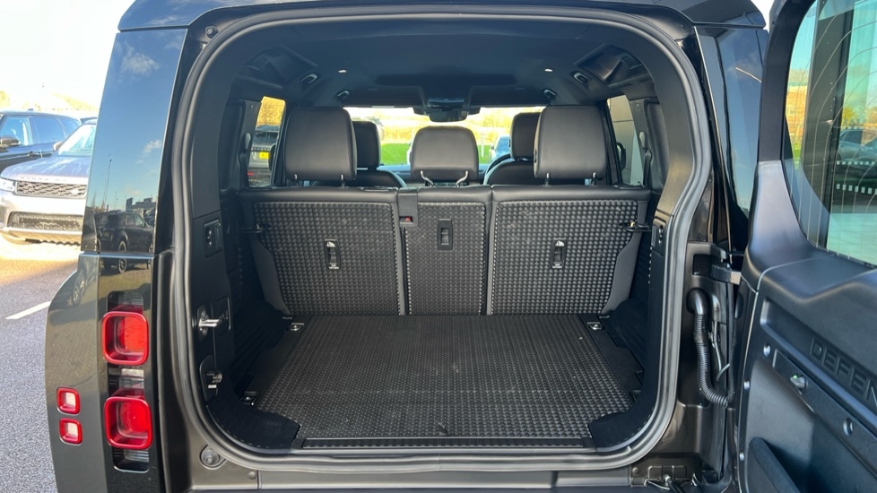 Used Land Rover Defender 2022 for sale - 76873745: Photo 10