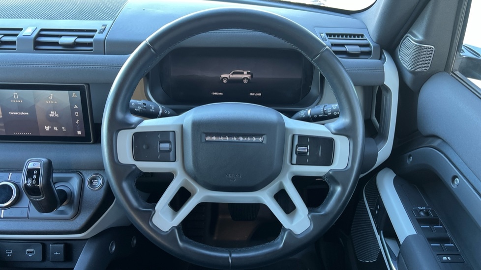 Used Land Rover Defender 2022 for sale - 76873745: Photo 15