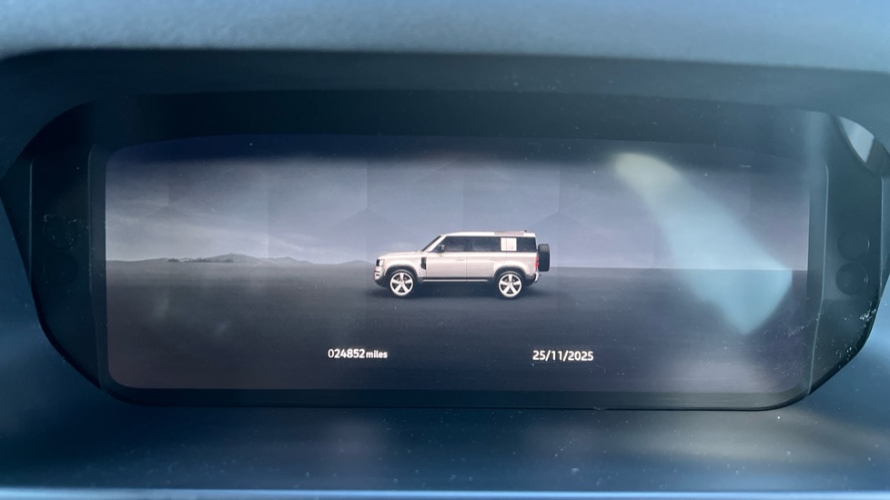 Used Land Rover Defender 2022 for sale - 76873745: Photo 16