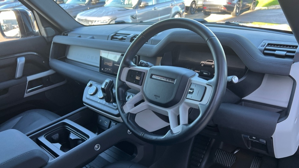 Used Land Rover Defender 2022 for sale - 76873745: Photo 28