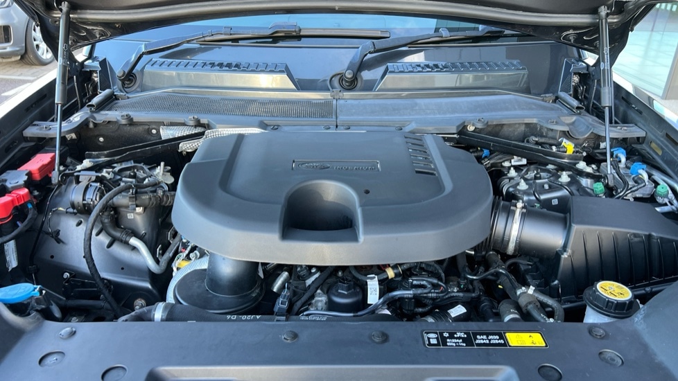 Used Land Rover Defender 2022 for sale - 76873745: Photo 30