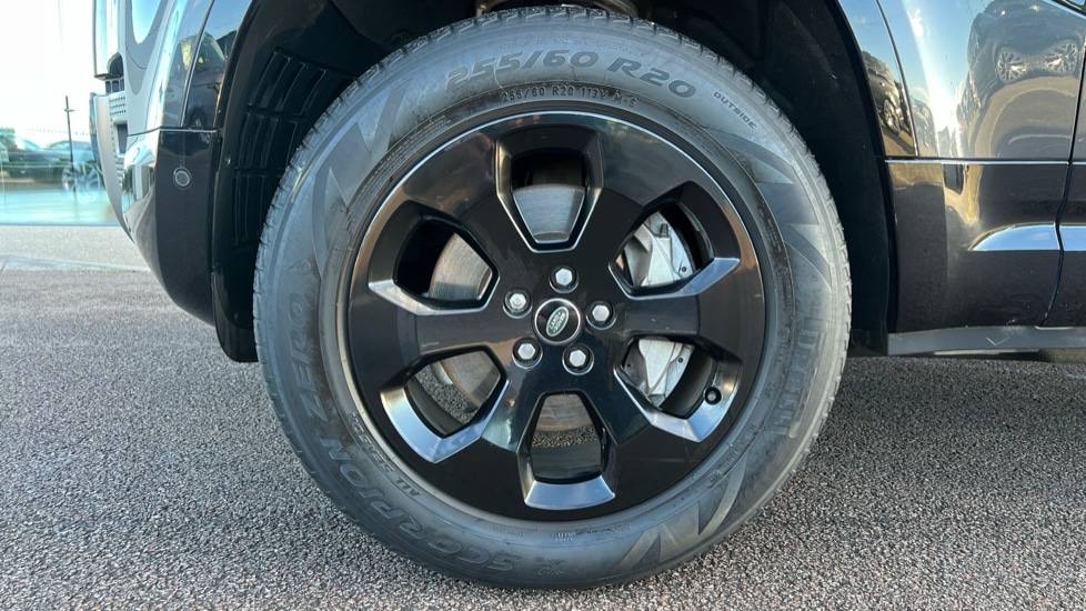 Used Land Rover Defender 2022 for sale - 76873745: Photo 32