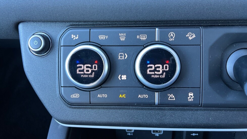 Used Land Rover Defender 2022 for sale - 76873745: Photo 42