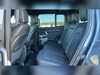 Used Land Rover Defender 2022 for sale - 76873745: Photo