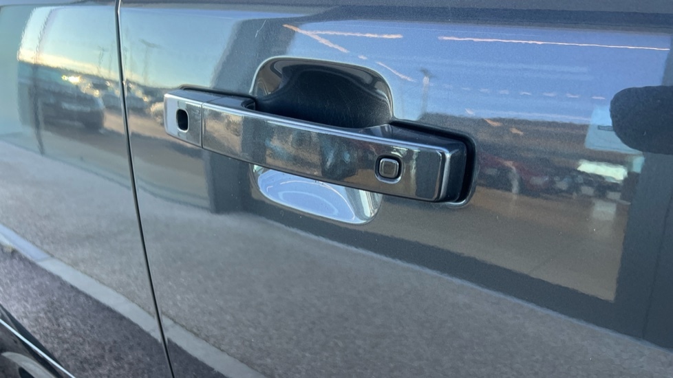 Used Land Rover Defender 2022 for sale - 76873745: Photo 51