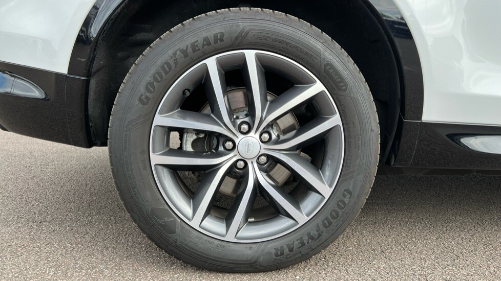 Used Land Rover Discovery Sport 2024 for sale - 75584331: Photo 31