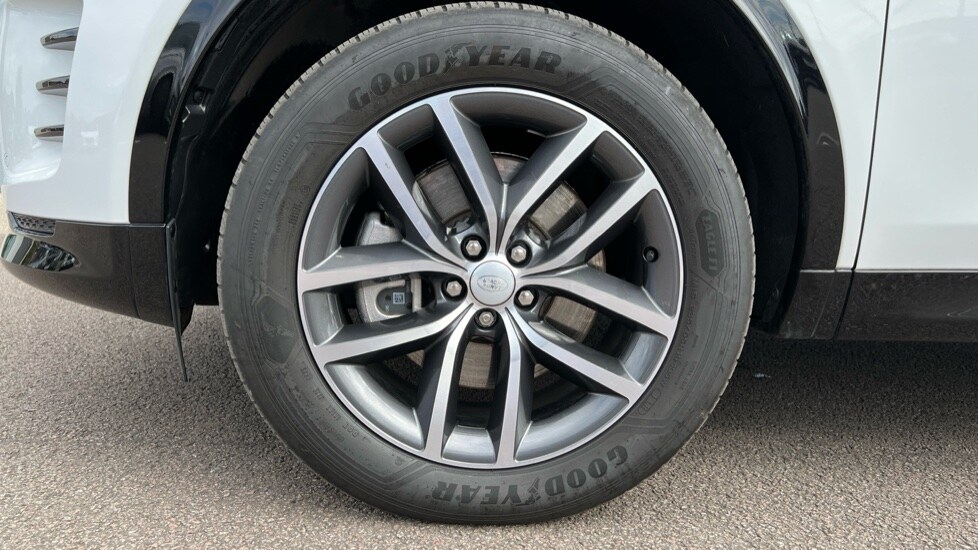 Used Land Rover Discovery Sport 2024 for sale - 75584331: Photo 32