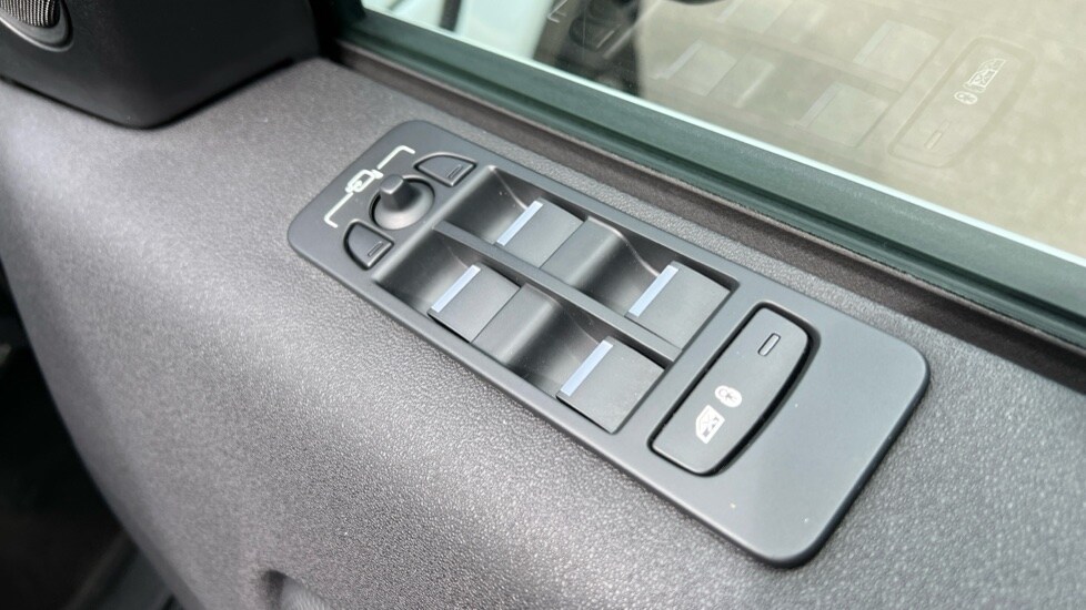 Used Land Rover Discovery Sport 2024 for sale - 75584331: Photo 35