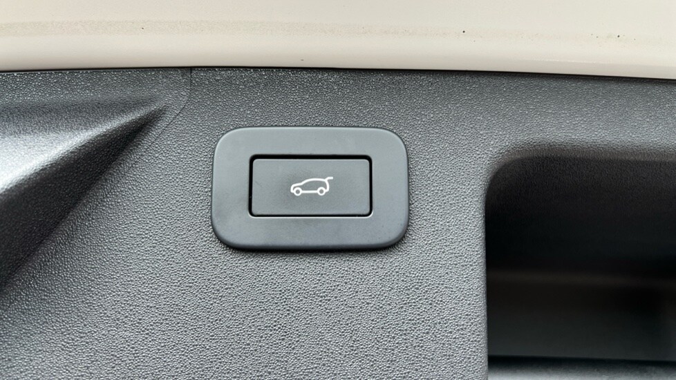 Used Land Rover Discovery Sport 2024 for sale - 75584331: Photo 55