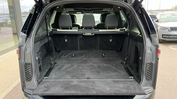 Used Land Rover Discovery 2023 for sale - 76140393: Photo 10