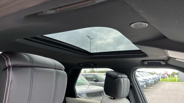 Used Land Rover Discovery 2023 for sale - 76140393: Photo 21