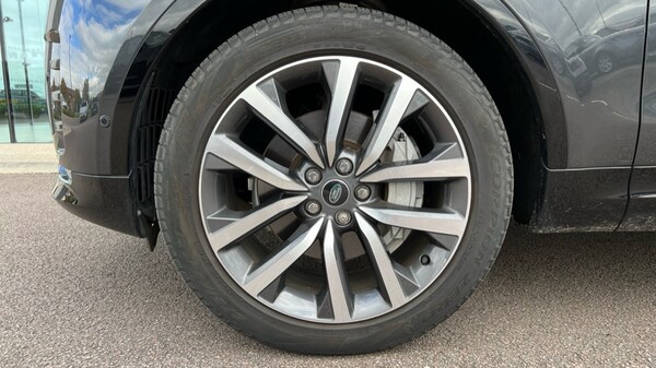 Used Land Rover Discovery 2023 for sale - 76140393: Photo 32