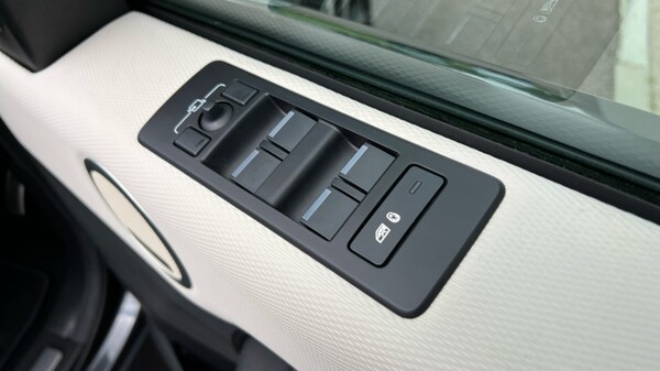 Used Land Rover Discovery 2023 for sale - 76140393: Photo 35