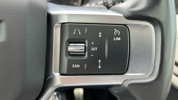 Used Land Rover Discovery 2023 for sale - 76140393: Photo 38