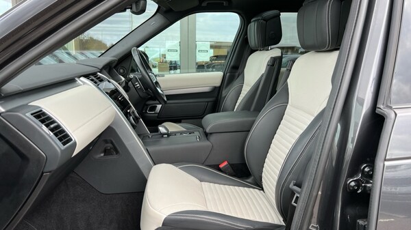Used Land Rover Discovery 2023 for sale - 76140393: Photo 3