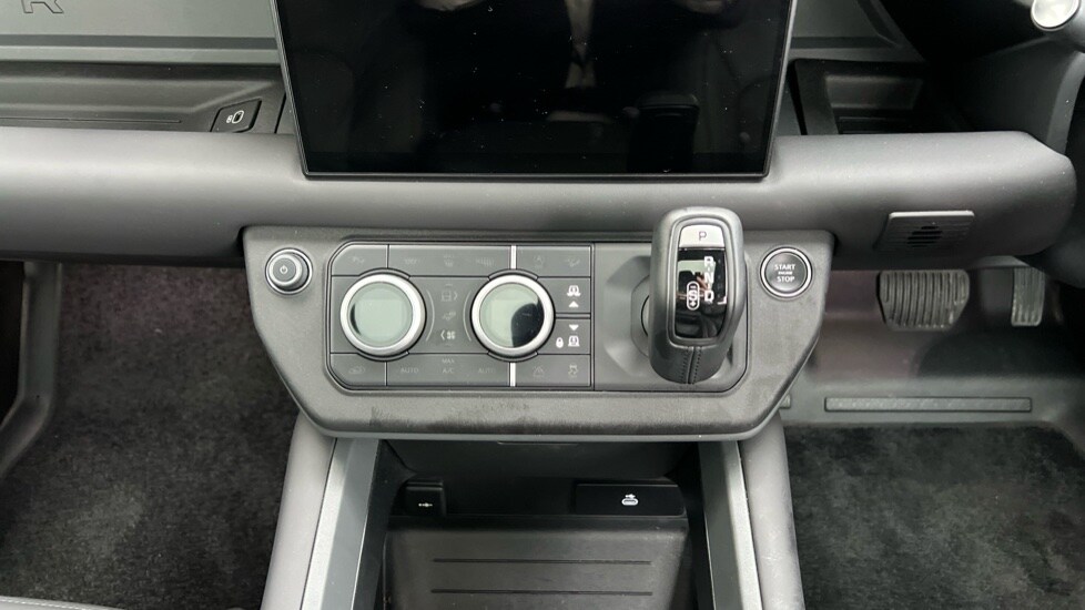 Used Land Rover Defender 2025 for sale - 76868539: Photo 13