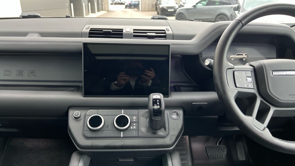 Used Land Rover Defender 2025 for sale - 76868539: Photo 14