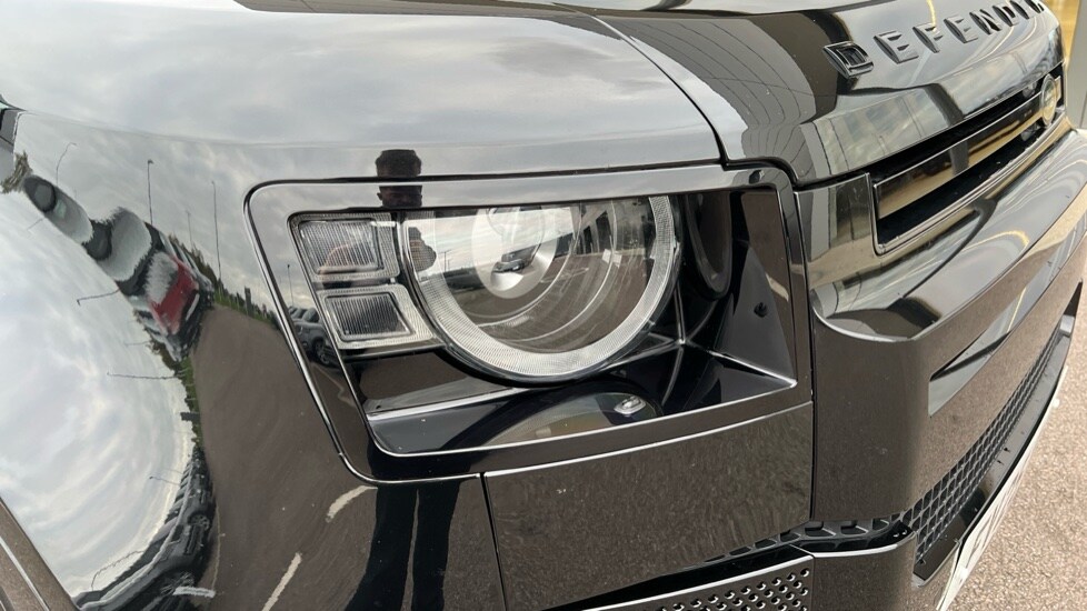 Used Land Rover Defender 2025 for sale - 76868539: Photo 17