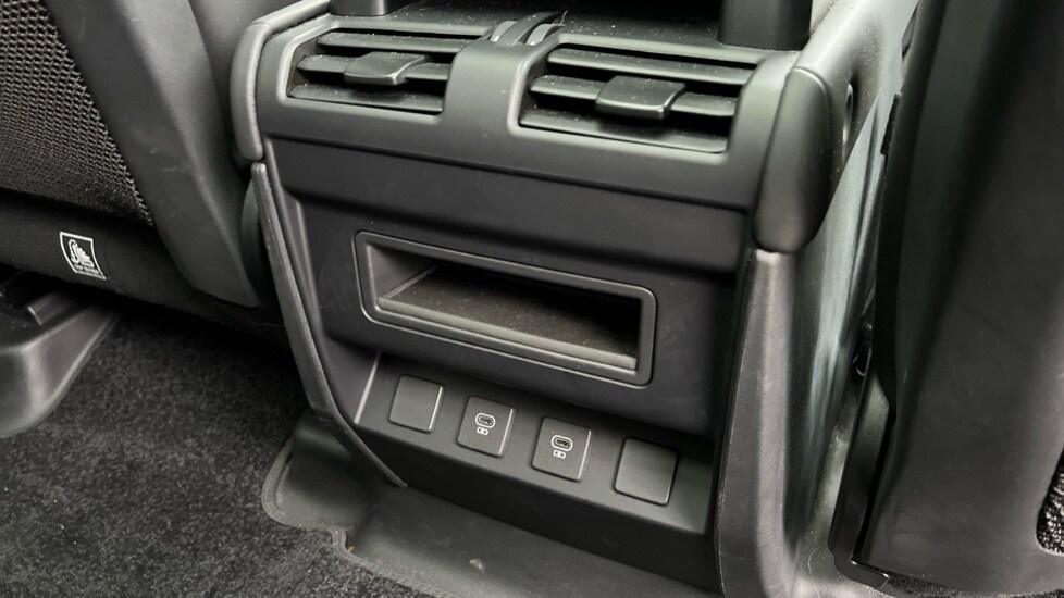 Used Land Rover Defender 2025 for sale - 76868539: Photo 18