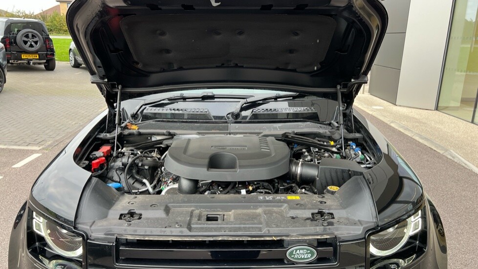 Used Land Rover Defender 2025 for sale - 76868539: Photo 30